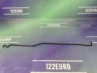 Фото запчасти упор капота Chevrolet Cruze 2011 Б/У запчасть Запчасть упор капота Chevrolet Cruze 2011