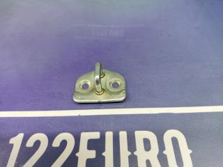 Запчасть петля замка двери Suzuki SX4 2009