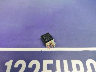 Фото запчасти реле Pontiac Vibe 2003 Б/У запчасть Запчасть реле Pontiac Vibe 2003