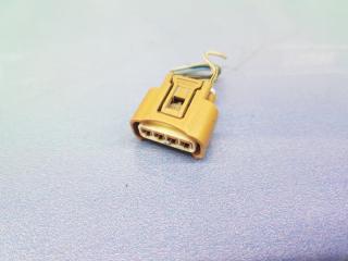 Фото запчасти разъем катушки зажигания Pontiac Vibe 2003 Б/У запчасть Запчасть разъем катушки зажигания Pontiac Vibe 2003
