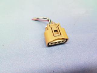 Фото запчасти разъем катушки зажигания Pontiac Vibe 2003 Б/У запчасть Запчасть разъем катушки зажигания Pontiac Vibe 2003