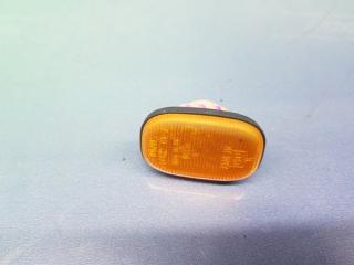 Фото запчасти повторитель поворота правый Pontiac Vibe 2003 Б/У запчасть Запчасть повторитель поворота правый Pontiac Vibe 2003