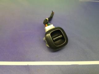 Фото запчасти кнопка стеклоподъемника задняя левая Pontiac Vibe 2003 Б/У запчасть Запчасть кнопка стеклоподъемника задняя левая Pontiac Vibe 2003