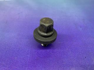 Фото запчасти болт шкива коленвала Honda CR-V 1997 Б/У запчасть Запчасть болт шкива коленвала Honda CR-V 1997