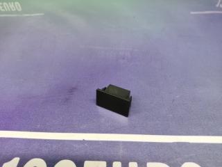 Фото запчасти заглушка Toyota RAV4 2005 Б/У запчасть Запчасть заглушка Toyota RAV4 2005