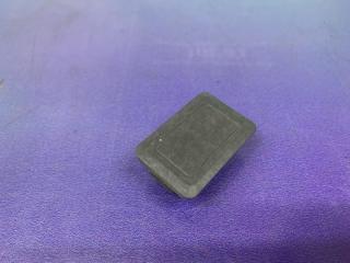 Фото запчасти заглушка Mitsubishi Montero Sport 2000 Б/У запчасть Запчасть заглушка Mitsubishi Montero Sport 2000