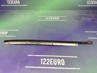 Запчасть молдинг лобового стекла правый Nissan Cefiro 2002