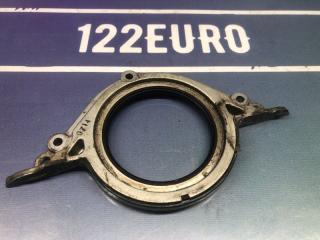 Фото запчасти крышка коленвала Nissan Cefiro 2002 Б/У запчасть Запчасть крышка коленвала Nissan Cefiro 2002