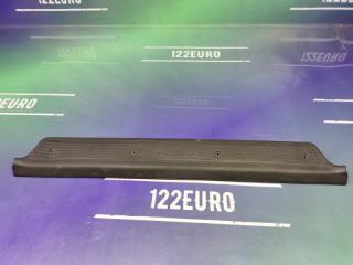 Запчасть накладка на порог передняя правая Mazda MPV 1996