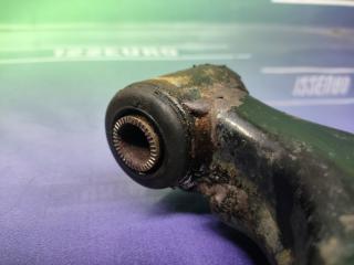 Рычаг передний правый Corolla 2006 ZZE121 3ZZ-FE