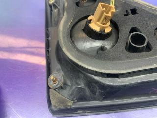 Фонарь правый RX300 2000 MCU15 1MZ-FE