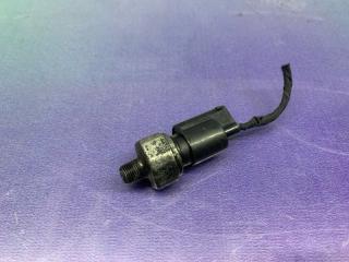 Фото запчасти датчик давления масла Kia Ceed 2011 Б/У запчасть Запчасть датчик давления масла Kia Ceed 2011