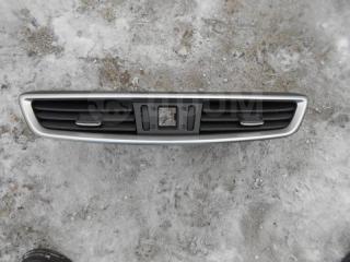Решетка вентиляционная центральная передняя Nissan X-Trail Б/У Решетка вентиляционная центральная передняя Nissan X-Trail