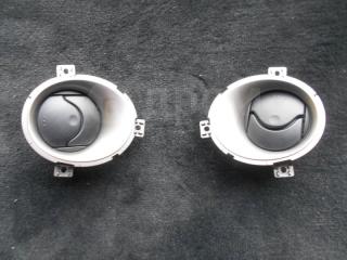 Решетка вентиляционная боковая передняя Nissan Juke 2016