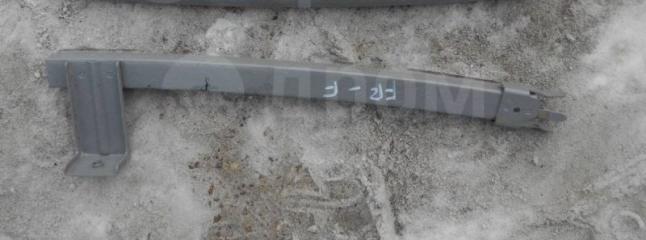 Направляющая стекла двери передняя правая Nissan X-Trail