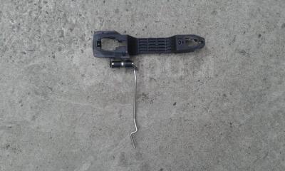 Запчасть кронштейн внешней ручки двери передний левый Toyota Avensis 2007