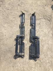 Запчасть кронштейн багажника Toyota Noah 2007-2010