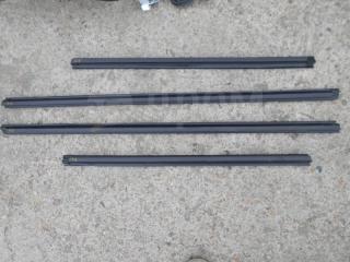 Молдинг стекла двери внутренний Toyota Allion