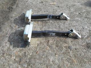 Запчасть ограничитель двери задний Toyota Corolla Axio ноябрь 2017