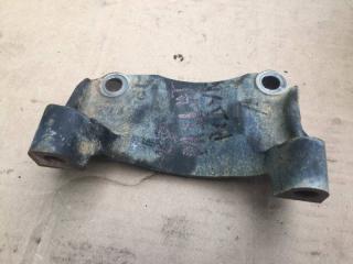 Кронштейн раздаточной коробки Toyota Noah