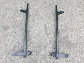 Направляющая стекла двери задняя Toyota Noah