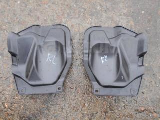 Запчасть пыльник двери на замок задний Toyota Noah