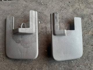 Запчасть заглушка петли сиденья задняя Toyota Noah