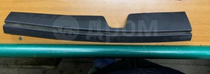 Накладка крыла передняя правая Toyota RAV4 Б/У Накладка крыла передняя правая Toyota RAV4