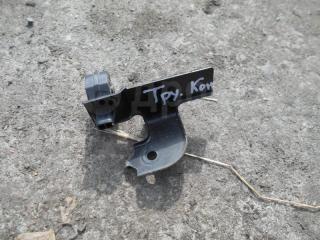 Запчасть кронштейн трубок кондиционера Toyota RAV4