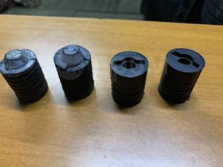 Запчасть отбойник капота Toyota RAV4