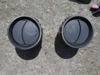 Решетка вентиляционная боковая Toyota RAV4