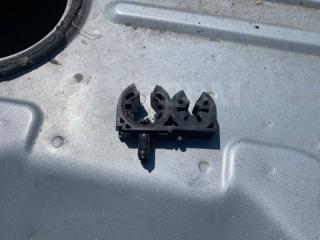 Запчасть крепление трубок кондиционера Toyota RAV4