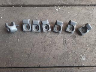 Запчасть крючок багажника Toyota Noah