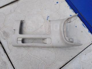 Накладка центральной консоли Toyota Avensis Б/У Накладка центральной консоли Toyota Avensis