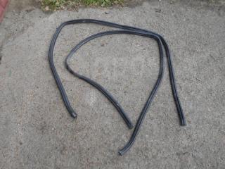 Запчасть уплотнитель проема двери задний Toyota Corolla Axio ноябрь 2017