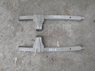 Направляющая стекла двери передняя Toyota Wish