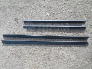 Молдинг стекла двери внутренний Toyota Corolla Axio ноябрь 2017