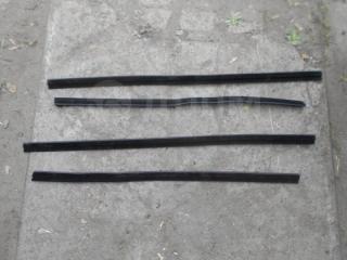 Молдинг стекла двери внутренний Toyota Wish