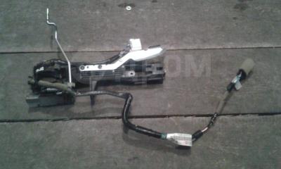 Крепление ручки двери переднее правое Toyota Noah