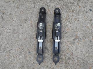 Крепление ремня безопасности Toyota