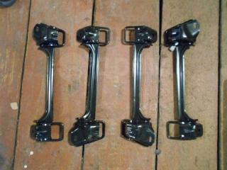 Запчасть крепление сидений заднее Toyota Avensis