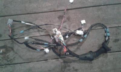 Запчасть проводка двери передняя левая Toyota RAV4