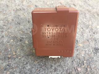 Запчасть блок управления дверьми Toyota Avensis