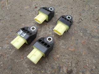 Датчик AirBag боковой Toyota Corolla Axio ноябрь 2017