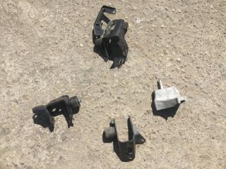 Запчасть кронштейн опоры двс Toyota Avensis