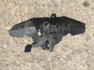 Запчасть замок капота Toyota Avensis