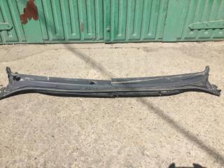 Запчасть решетка жабо правая Toyota Avensis