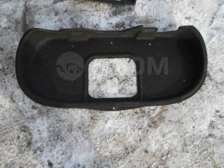 Запчасть обшивка багажника центральная Toyota Camry