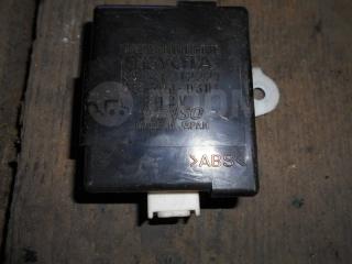 Запчасть блок управления центральным замком Toyota Corolla Fielder