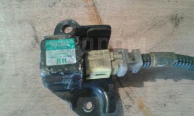 Запчасть датчик airbag правый Toyota Probox